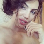 Nil Anka Sevgiler Gununde Yalniz  kaldi-05