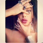 Nil Anka Sevgiler Gununde Yalniz  kaldi-41