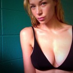 Üstsüz DJ Emily Scott 05