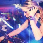Üstsüz DJ Emily Scott 31