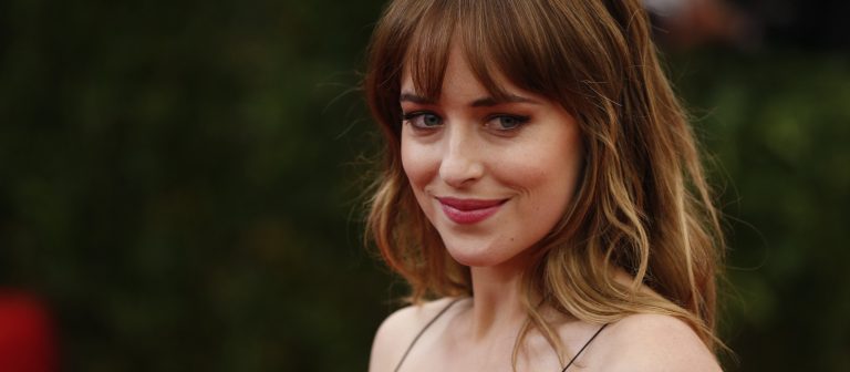 Dakota Johnson ‘How to be Single’ ile Dönüyor