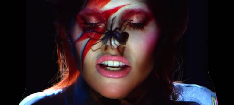 Lady Gaga Grammy 2016’da David Bowie’i Andı