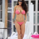 Chantelle Connelly nin bikinisi koptu foto -0401