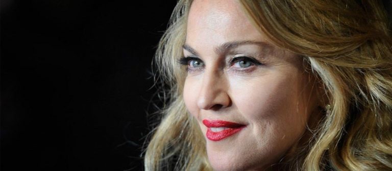 Madonna Sahnede Ağladı!