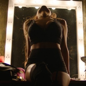 Lariss – Droppin da Bomb