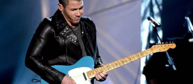 Nick Jonas Muhteşem Bir Soloya İmza Attı!