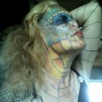 Kadın ya da erkek olmak istemediğini bir ejderha efsanesine dönüşmek istediğini söyleyen Medusa şimdiye dek sayısız kez bıçak altına yattı.