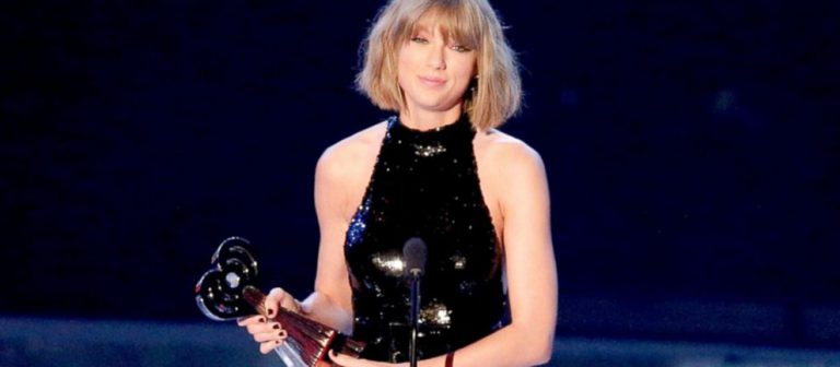 iHeartRadio Ödülleri’nin Yıldızı Taylor Swift!