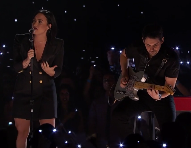 Demi Lovato – Stone Cold (iHeartRadio 2016)