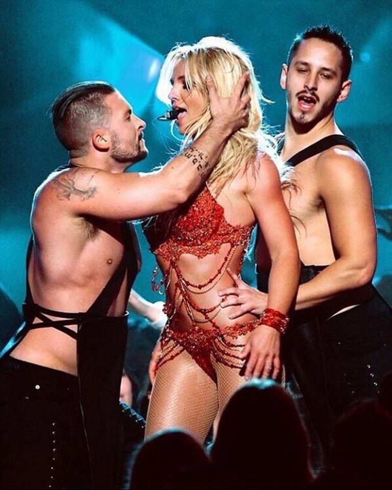 Britney Spears – Billboard 2016 Performance