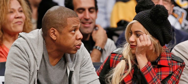 Jay-Z Beyonce’ye Şarkı Söyleyerek Mesaj Verdi!