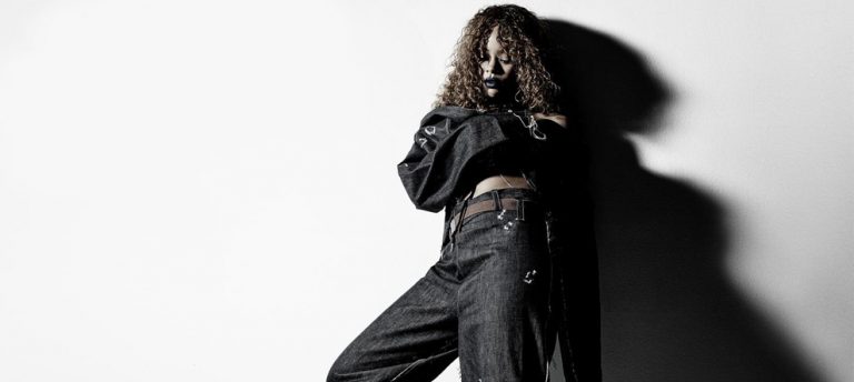 Rihanna’nın Ayakkabıları 35 Dakikada Tükendi!