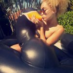 yeezys-girl club 4512