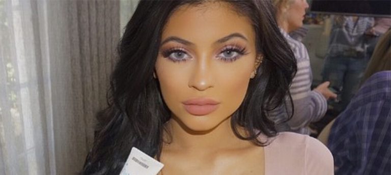 Kylie Jenner Rihanna Yolunda!
