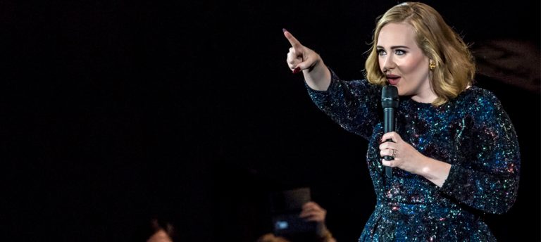 Adele’den Hayranına Tepki!