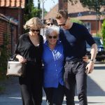 Taylor-Swift-Tom-Hiddlestonın-Annesiyle-Tanıştı-2