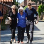 Taylor-Swift-Tom-Hiddlestonın-Annesiyle-Tanıştı-3