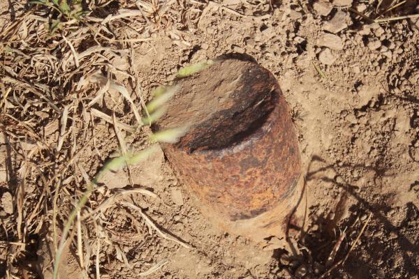 Bozcaada’da patlamamış top mermisi bulundu