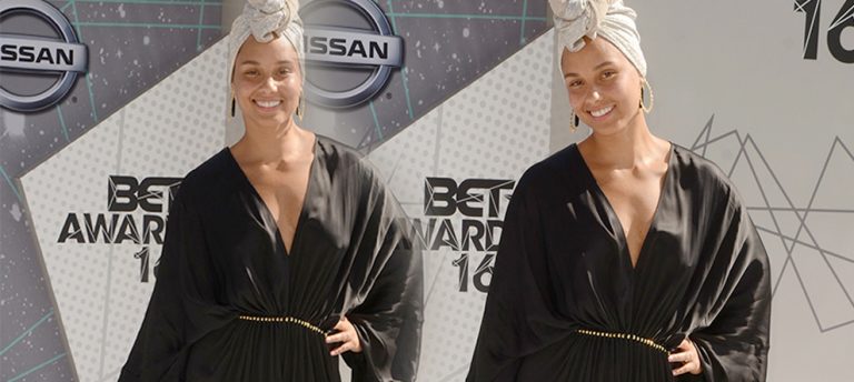 Alicia Keys Ödül Törenine Makyajsız Katıldı!