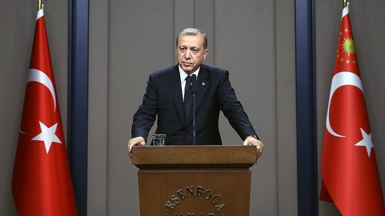 Cumhurbaşkanı Erdoğan: İmza ülkemiz için, milletimiz için hayırlı olsun