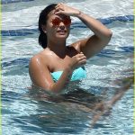 demi-lovato-bikini-pool-miami-04