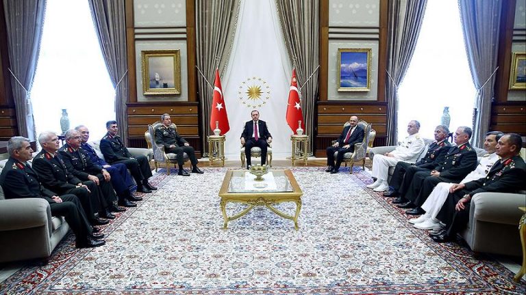 Cumhurbaşkanı Erdoğan YAŞ üyelerini kabul etti