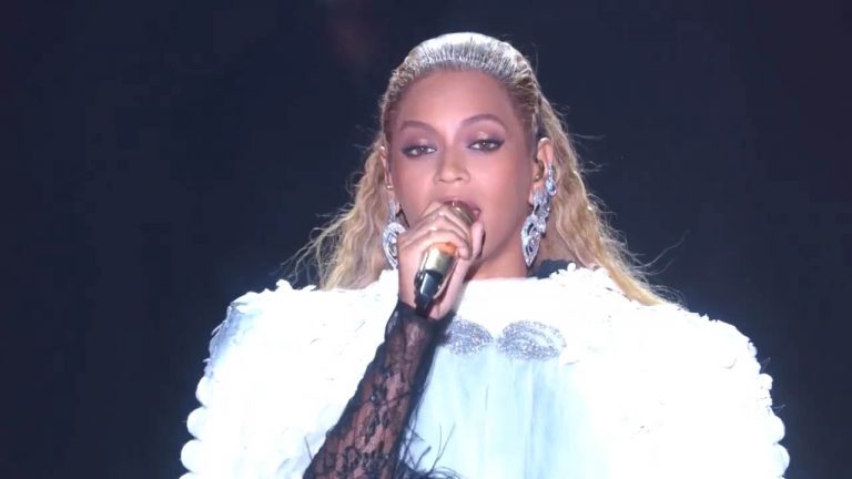 Beyonce 2016 MTV Video Müzik Ödülleri Performansı