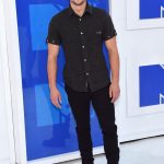 Dylan-Sprayberry-2016-MTV-Video-Müzik-Ödülleri