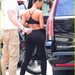 rihanna-vmas-performance-will-be-a-holy-crap-moment-01