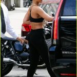 rihanna-vmas-performance-will-be-a-holy-crap-moment-29