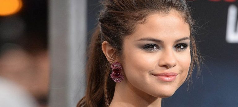 Selena Gomez Panik Atak ve Depresyon sebebiyle Ara Verecek