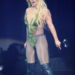 092816-britney-spearsn-konserden-sonraki-hali-1