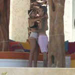 37a49d9300000578-3761927-the_look_of_love_justin_bieber_and_sofia_richie_were_in_cabo_san-a-6_1472383120451