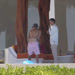 37a4a4d300000578-3761927-bottom_s_up_the_pop_star_bent_his_knees_as_his_butt_was_exposed-a-20_1472383121115