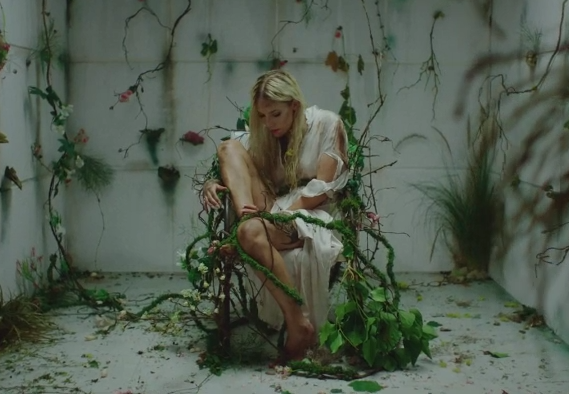 Skylar Grey – Come Up For Air