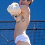 miley-cyrus-sydney-otelinde-ustsuz-yakalandi-0298