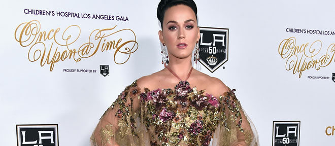 Katy Perry Büyüleyici Gala Elbisesi İle Göz Kamaştırdı