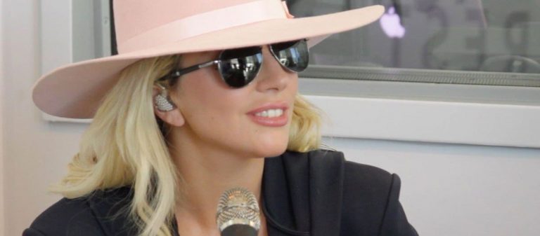 Lady Gaga, radyo programında yeni şarkısını tanıttı