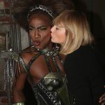 taylor-swift-kinky-boots-sahne-arkasi-2356