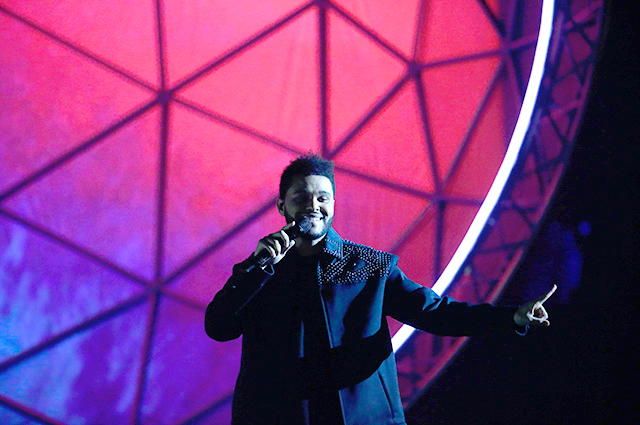 The Weeknd – Starboy MTV EMA 2016 Performans