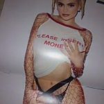 3b0ba6a200000578-4000176-image-m-52_1480905849624