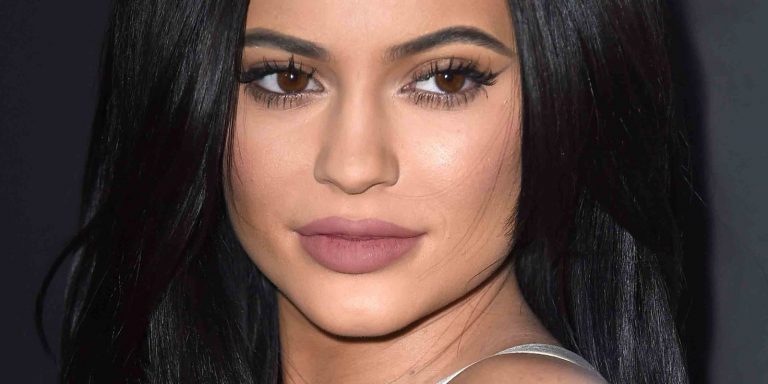 Kylie Jenner estetik iddialarına cevap verdi