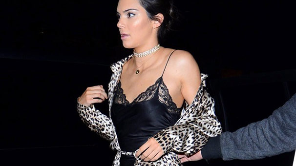Kendal Jenner yataktan çıkmış gibi!..