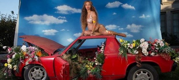 Beyonce hamilelik albümünü yayınladı!