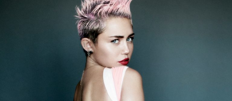 Miley Cyrus’un yeni dövmesi nerede?