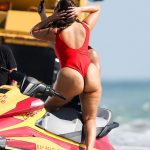 Ashley-Graham-Jet-Ski-Performansi-5901