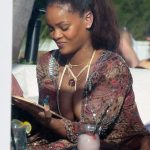 Rihanna_bikini_miami_havuz_1446