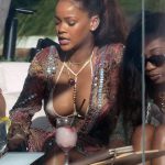 Rihanna_bikini_miami_havuz_1743