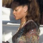 Rihanna_bikini_miami_havuz_1941