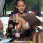 Rihanna_bikini_miami_havuz_2040
